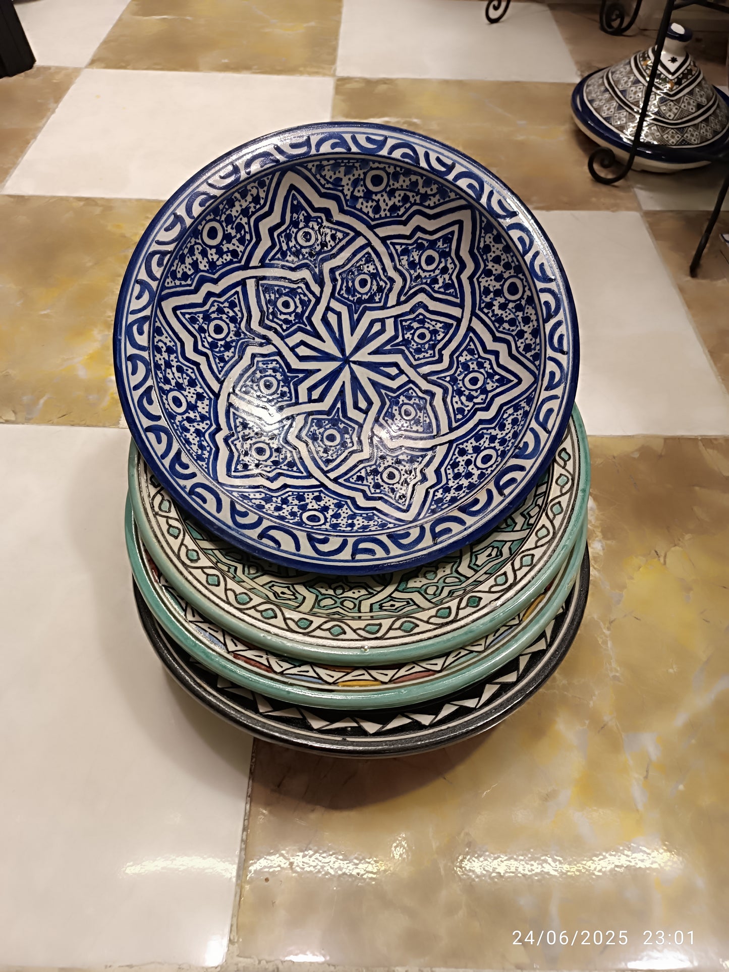 Hand-Painted Fez Dinner Plate – 30 cm