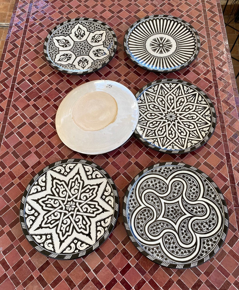 Black and white dinner set ,handmade and hand painted / 6 dinner plates .