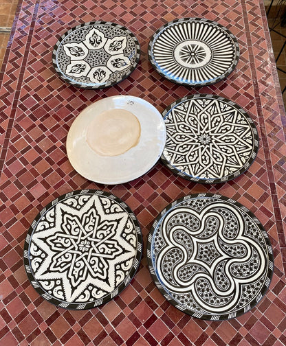 Black and white dinner set ,handmade and hand painted / 6 dinner plates .