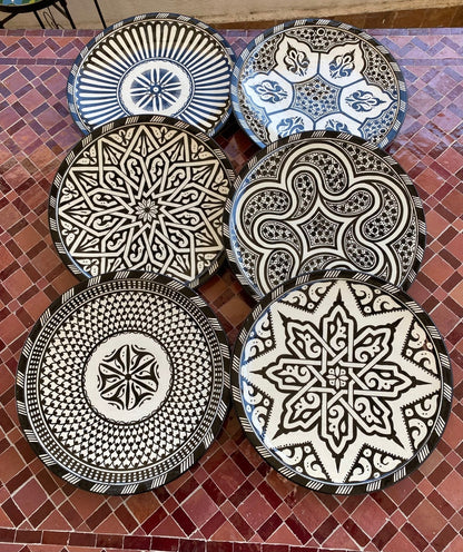 Black and white dinner set ,handmade and hand painted / 6 dinner plates .