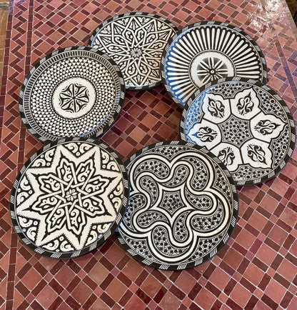 Black and white dinner set ,handmade and hand painted / 6 dinner plates .
