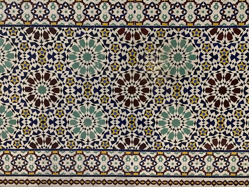 Handmade Moroccan Zellige Mosaic Table – Colorful Fassi Tile Outdoor Dining Table
